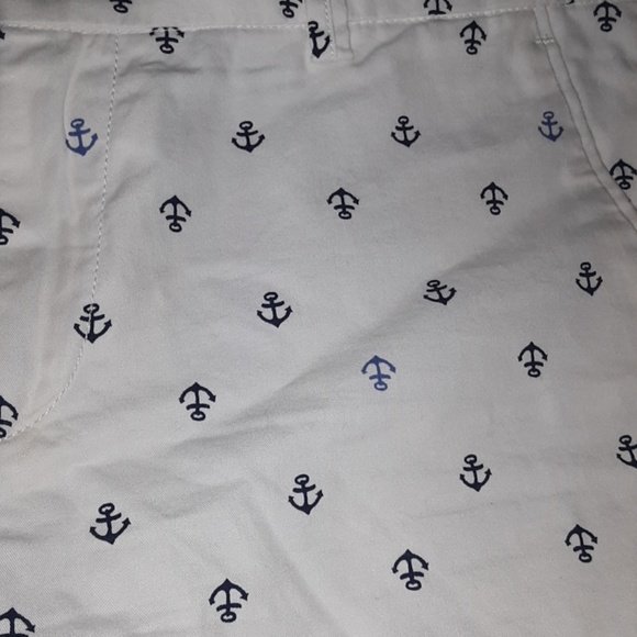 UniQlo white and blue anchor shorts-4 - Picture 6 of 8